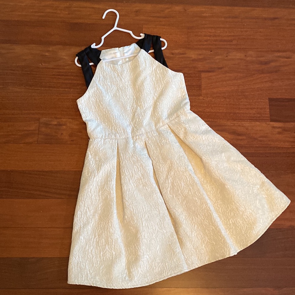 Children’s Place EUC Cream & Metallic beautiful Gold Dress w/Black Straps / Sz 8